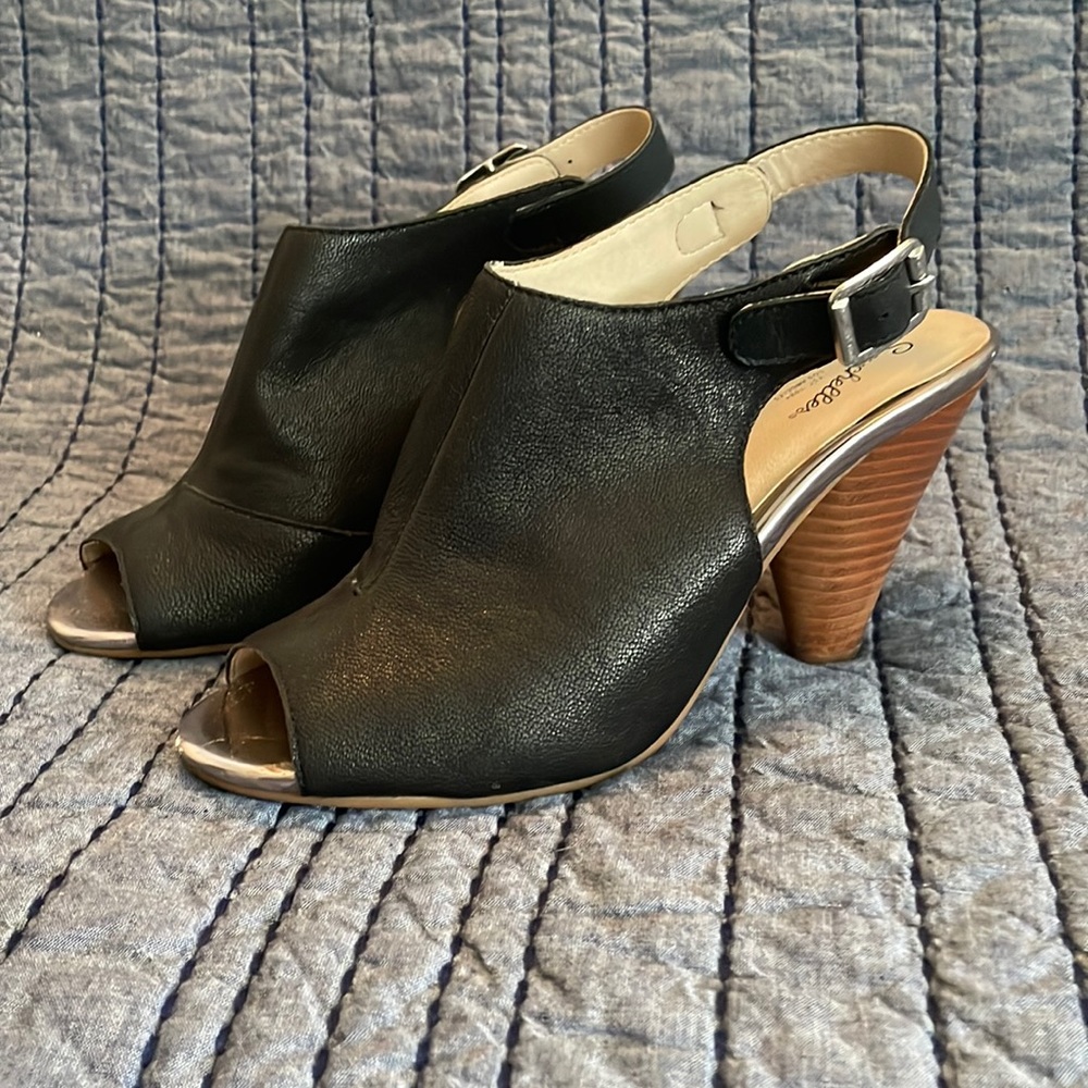 Vince Camino Peep-toe booties